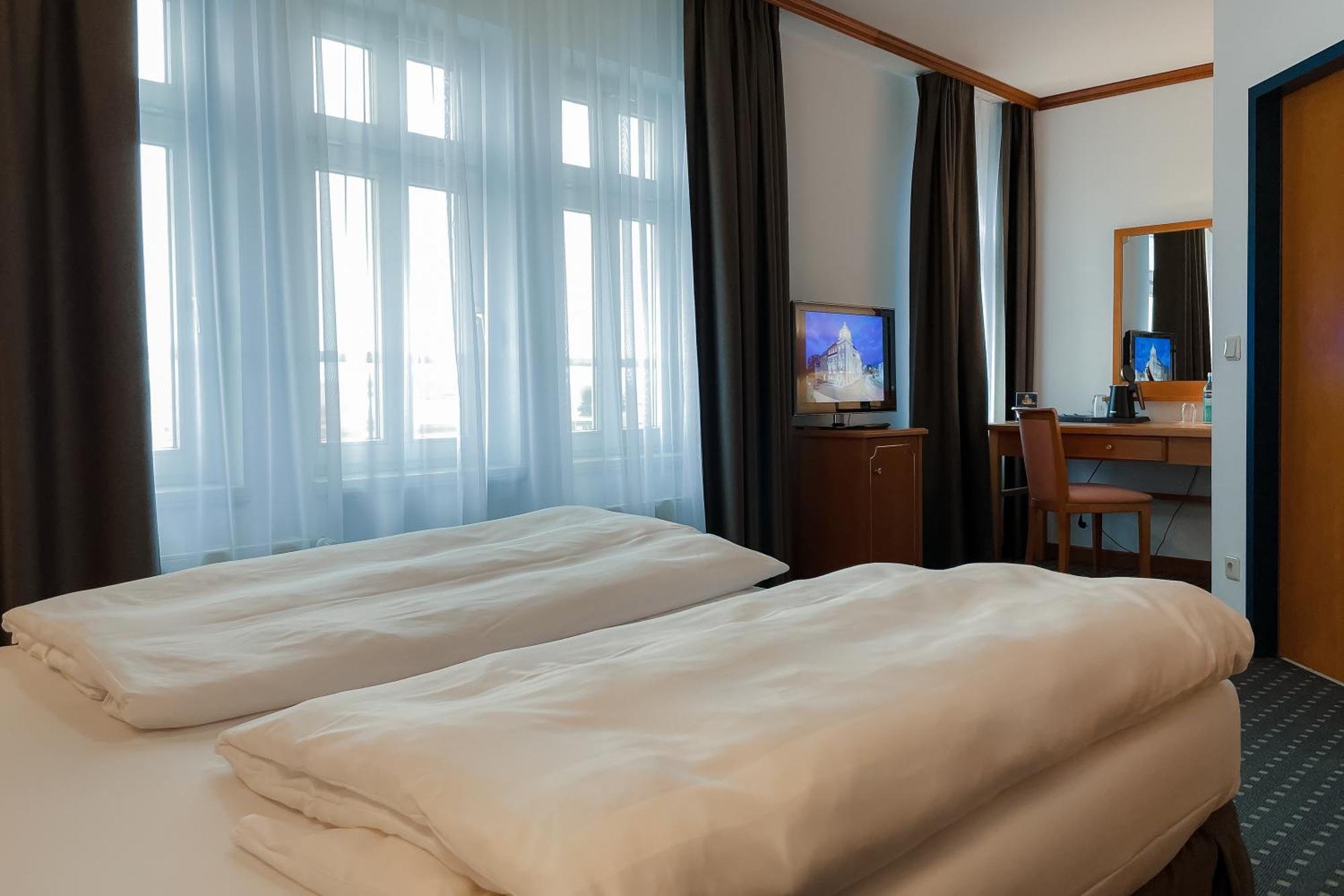 Hotel Alekto Фрайберг Екстериор снимка