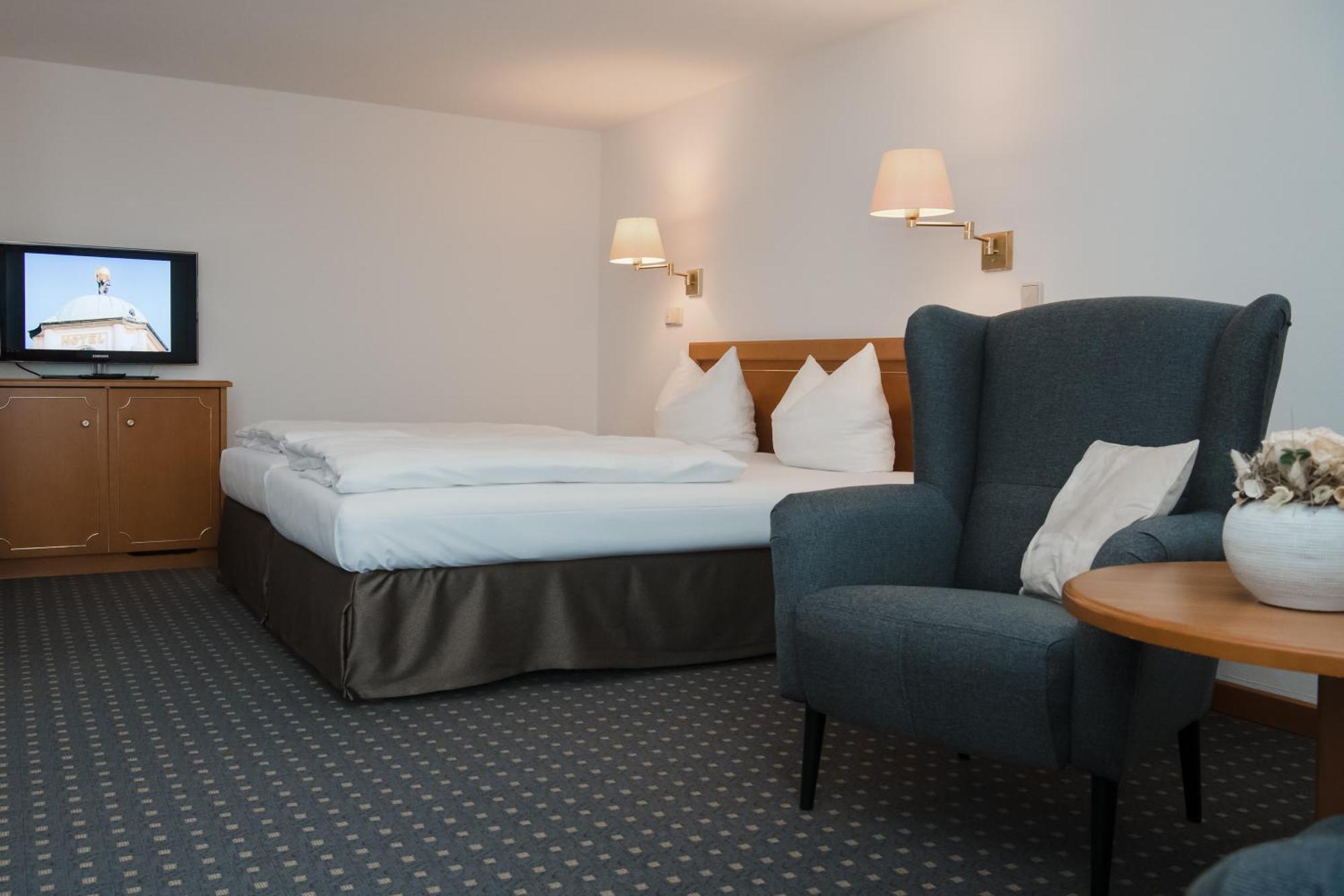 Hotel Alekto Фрайберг Екстериор снимка