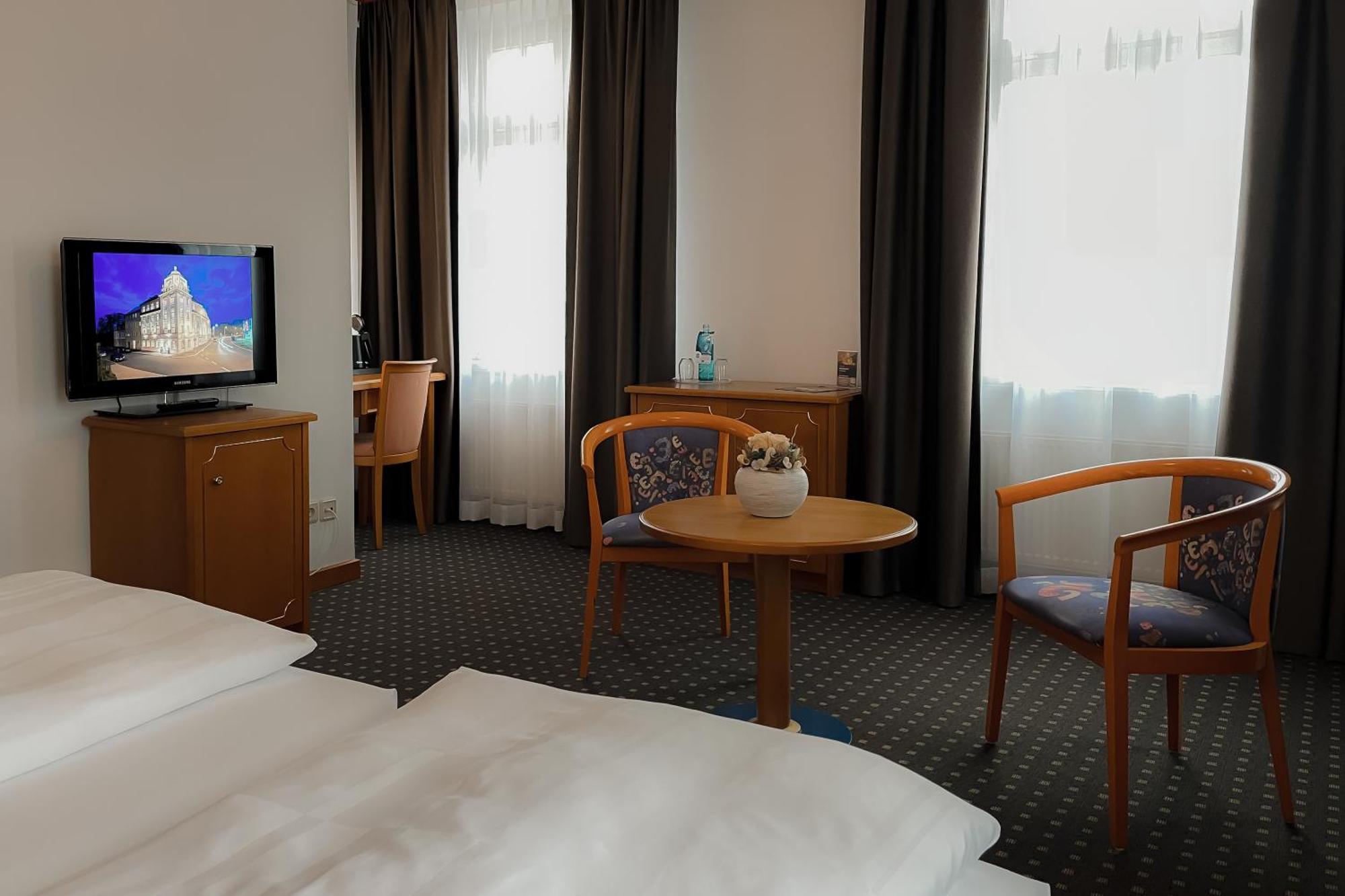 Hotel Alekto Фрайберг Екстериор снимка